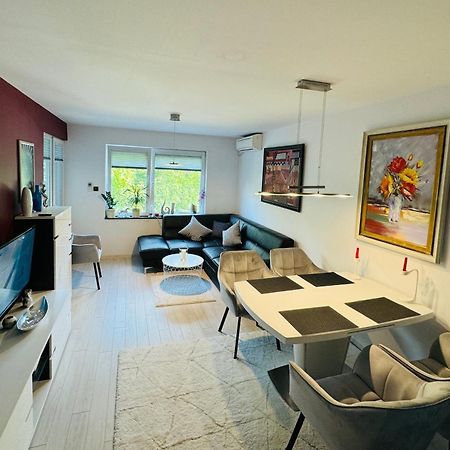 City Apartment Varna Bagian luar foto